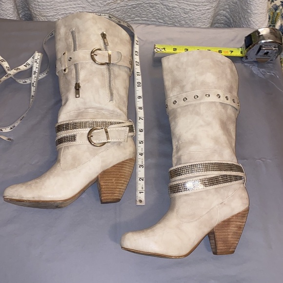 Not Rated Sz 8 Rock-a-Billy, Boots,Off White, Distressed-ISH - Picture 6 of 14